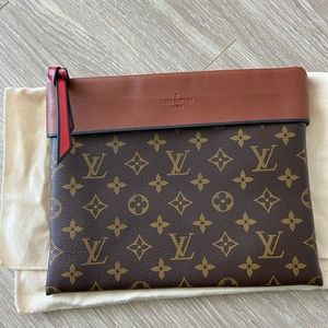 Louis Vuitton Pochette Tuileries